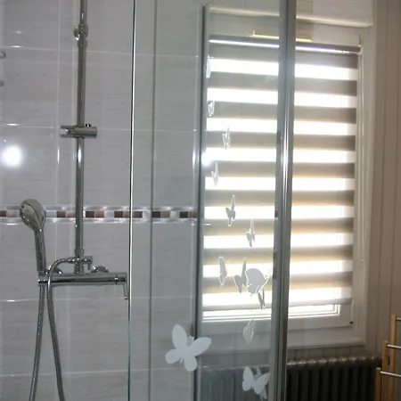 Maison Confortable Avec Jardin, Proche Centre-ville Et Circuit 24h Du Mans - Fr-1-410-271 *