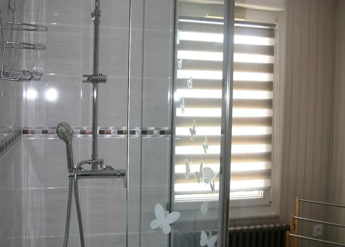 Maison Confortable Avec Jardin, Proche Centre-ville Et Circuit 24h Du Mans - Fr-1-410-271 *